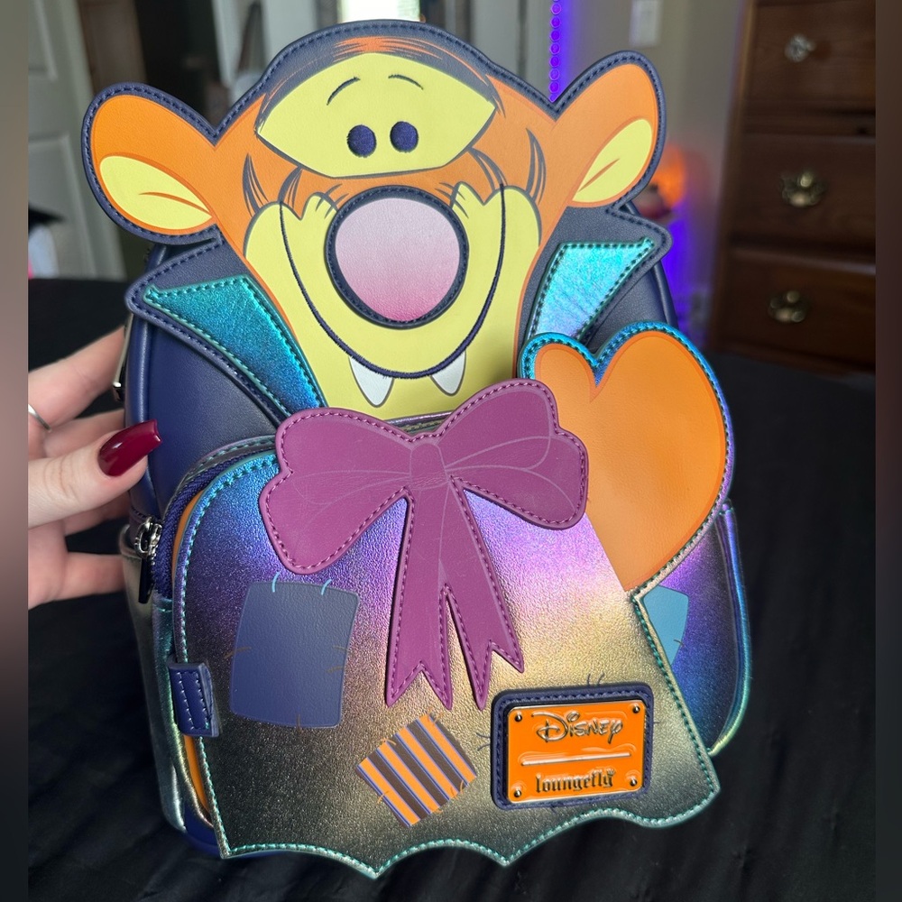 Loungefly Exclusive 707 Street Vampire Tigger